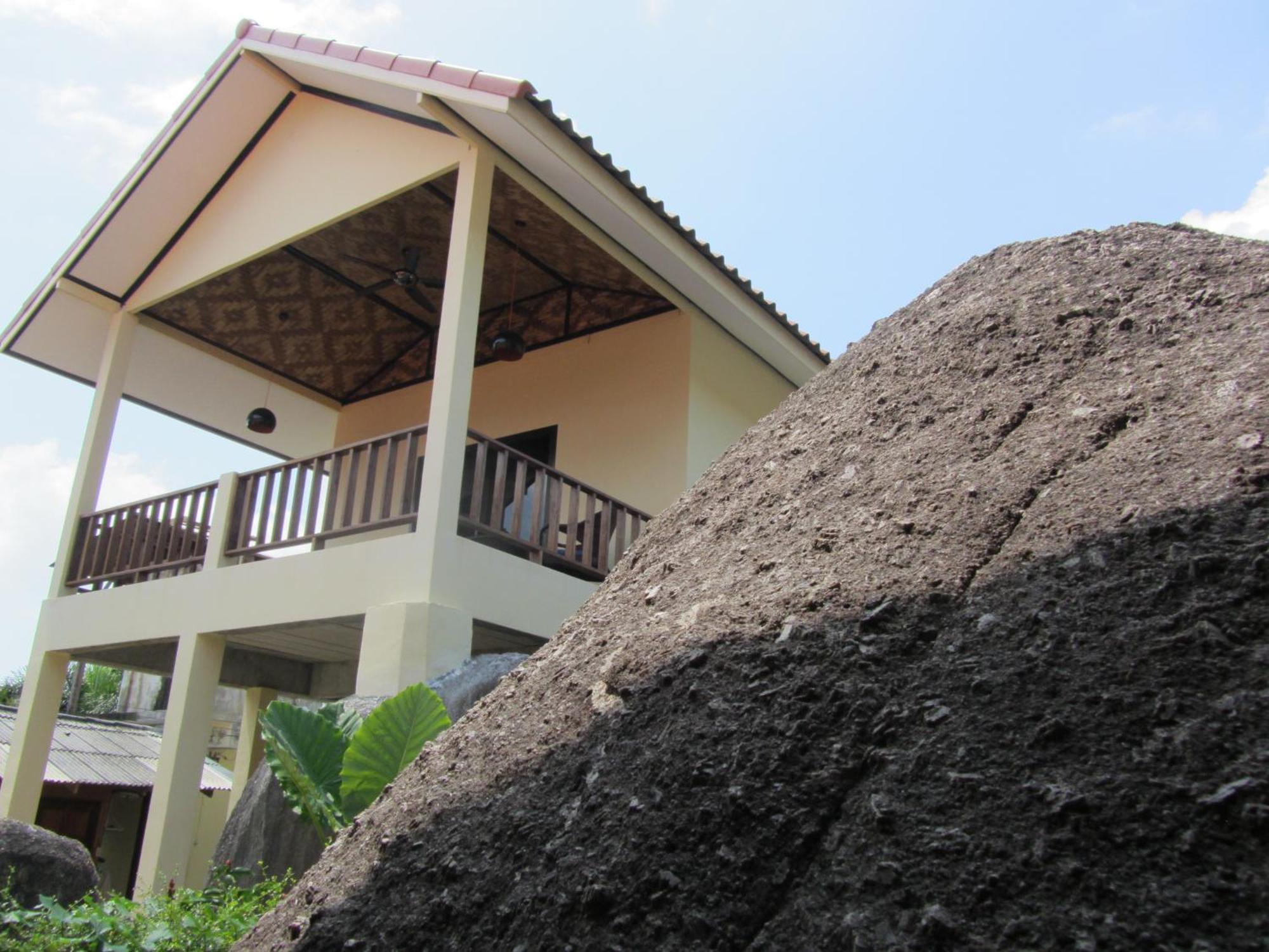Flower Paradise Bungalows & Swiss Restaurant Roestiland Lamai Beach  Room photo