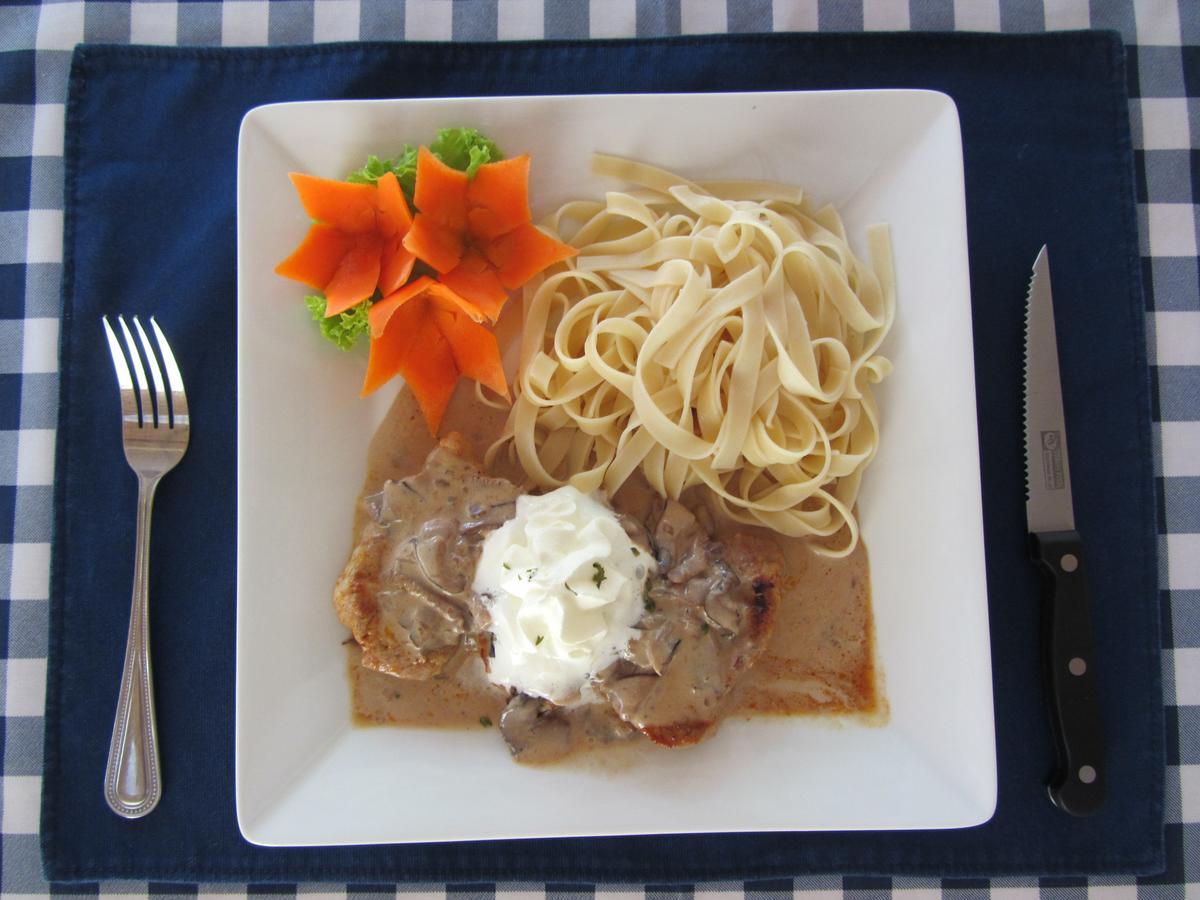 Flower Paradise Bungalows & Swiss Restaurant Roestiland Lamai Beach  Exterior photo
